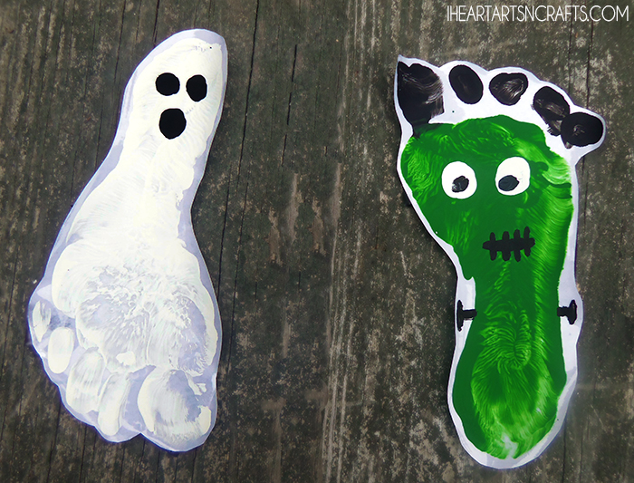 Spooky DIY Halloween Footprint Window Clings - An easy Halloween decoration the kids can make!