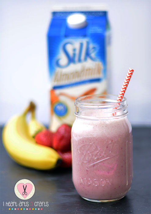 Delicious 3 Ingredient Strawberry Banana Smoothie - A Kid Favorite!