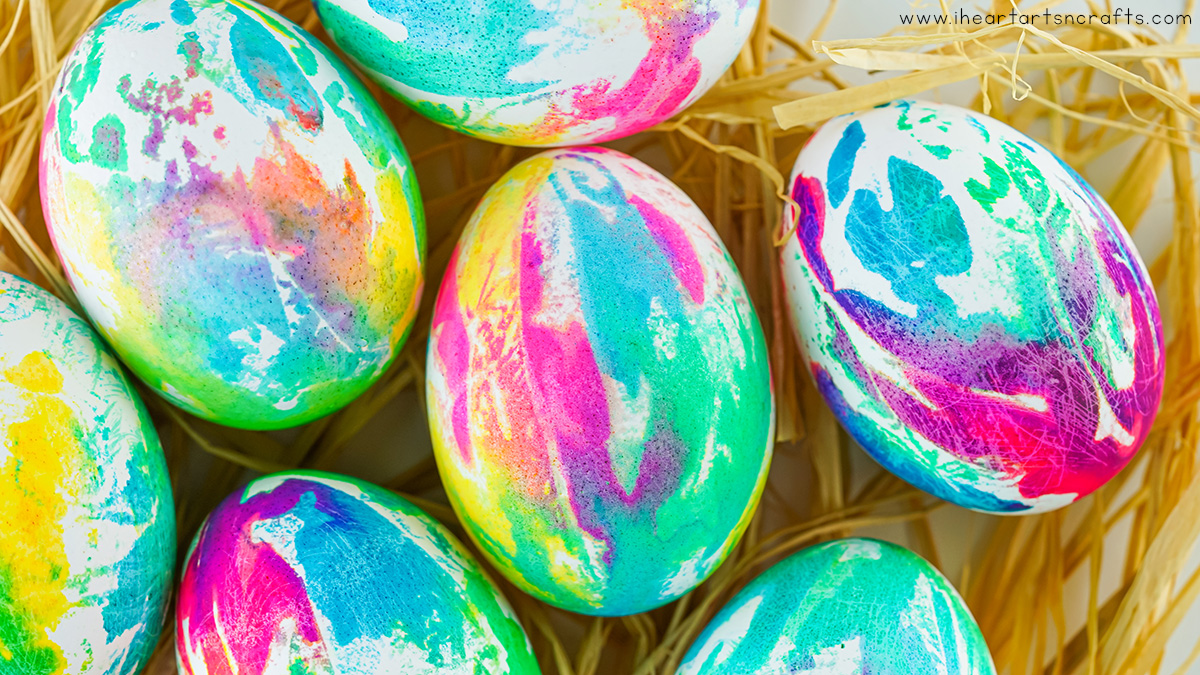 Comment faire des œufs de Pâques tie-dye avec des filtres à café